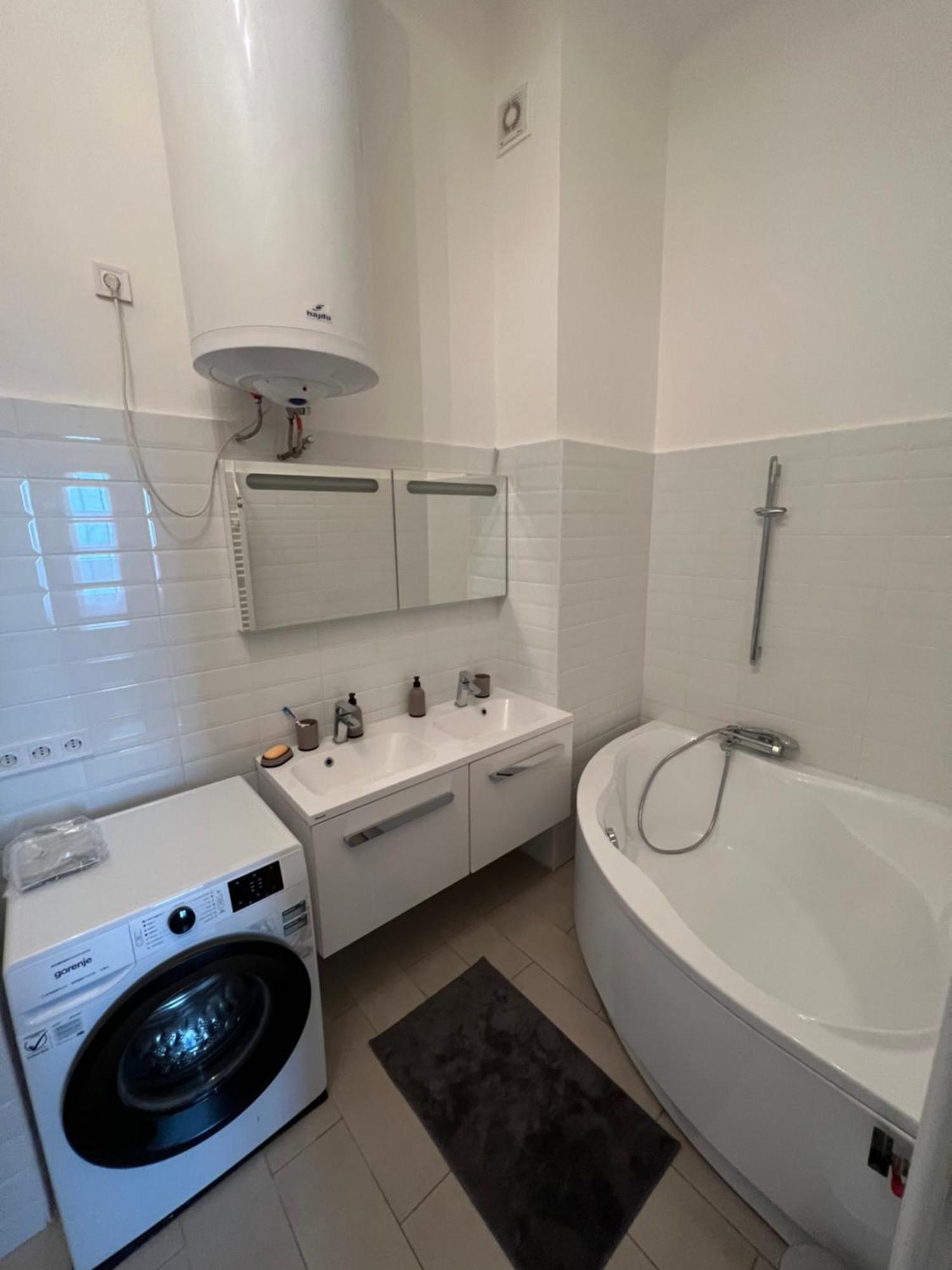 Azure King Residence In The Heart Of Budapest Ngoại thất bức ảnh